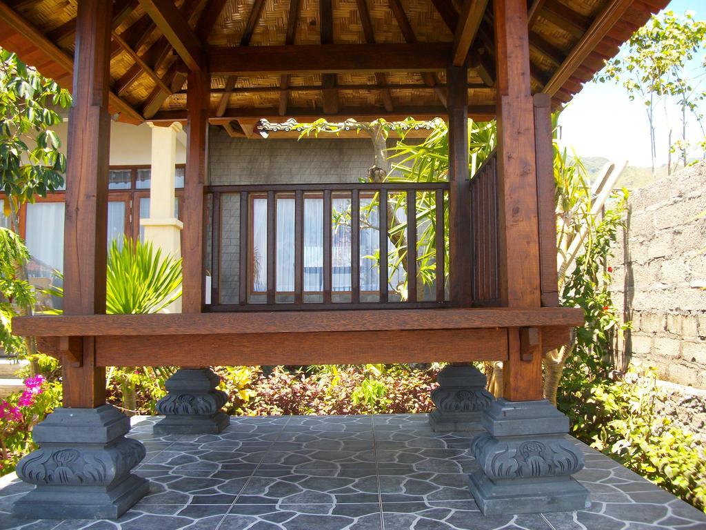 Putra'Lebah Amed Guest House Buitenkant foto
