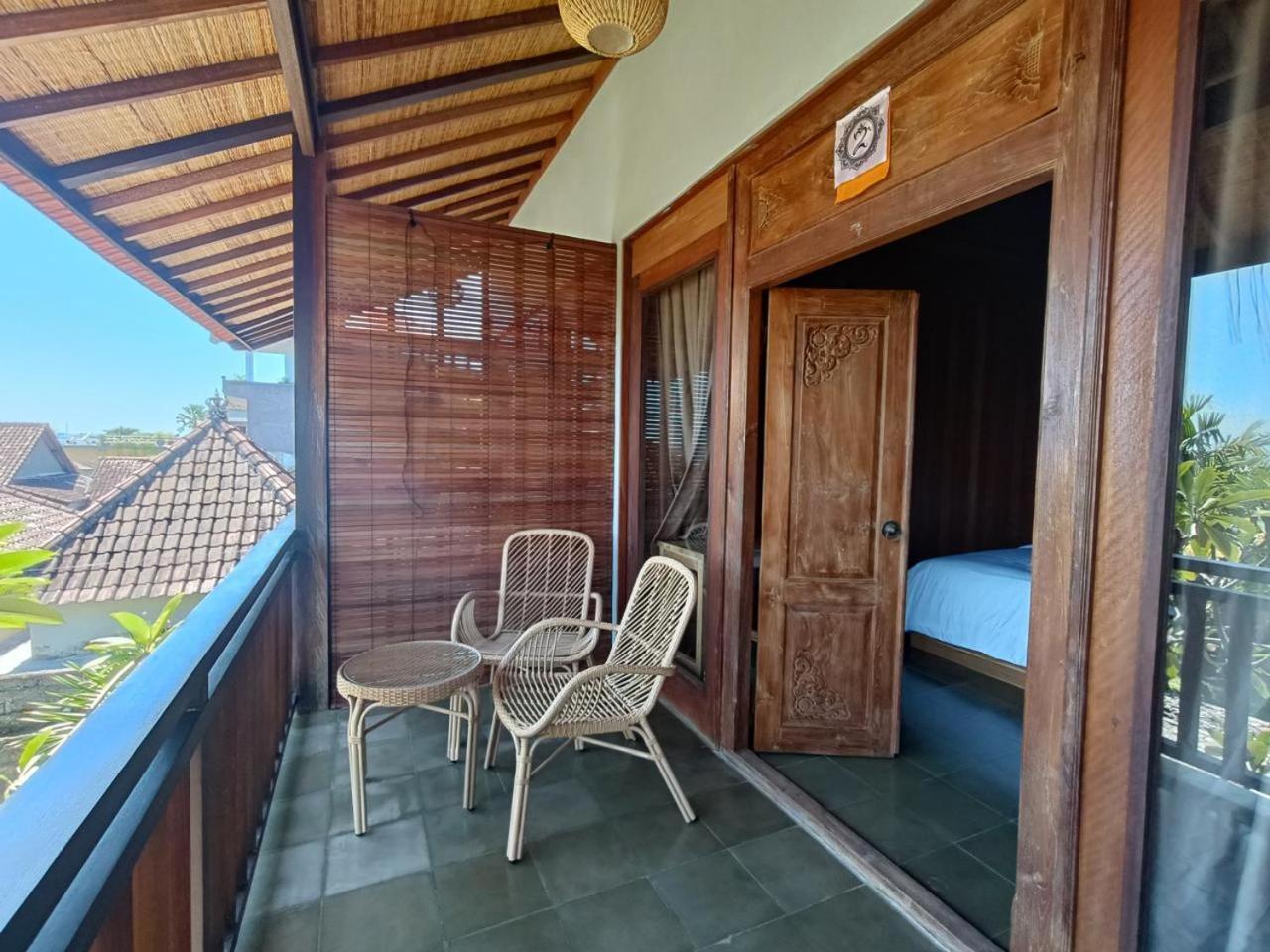 Putra'Lebah Amed Guest House Buitenkant foto
