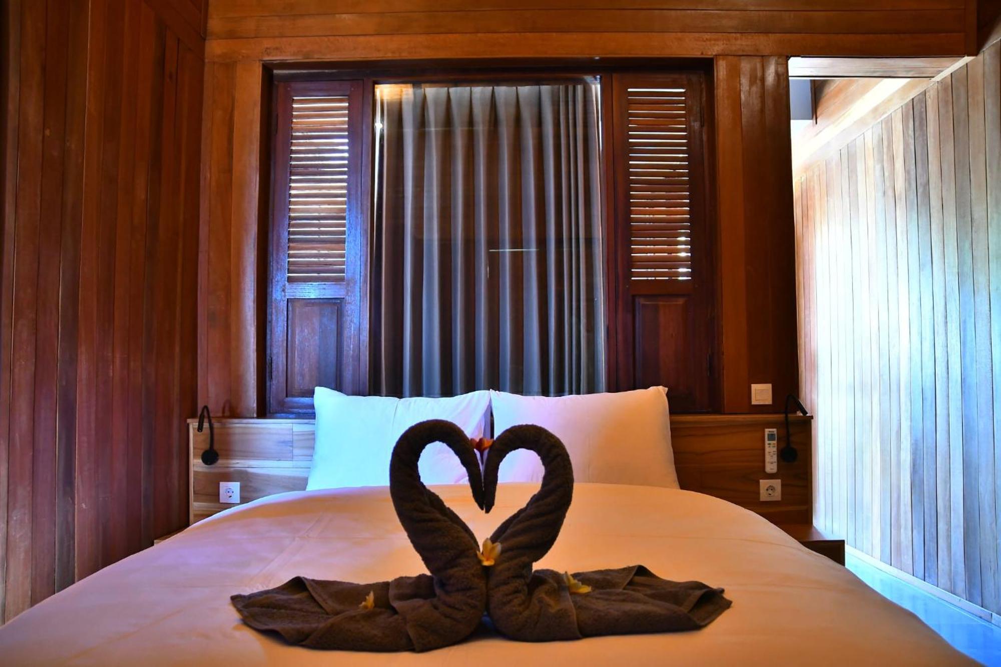Putra'Lebah Amed Guest House Buitenkant foto
