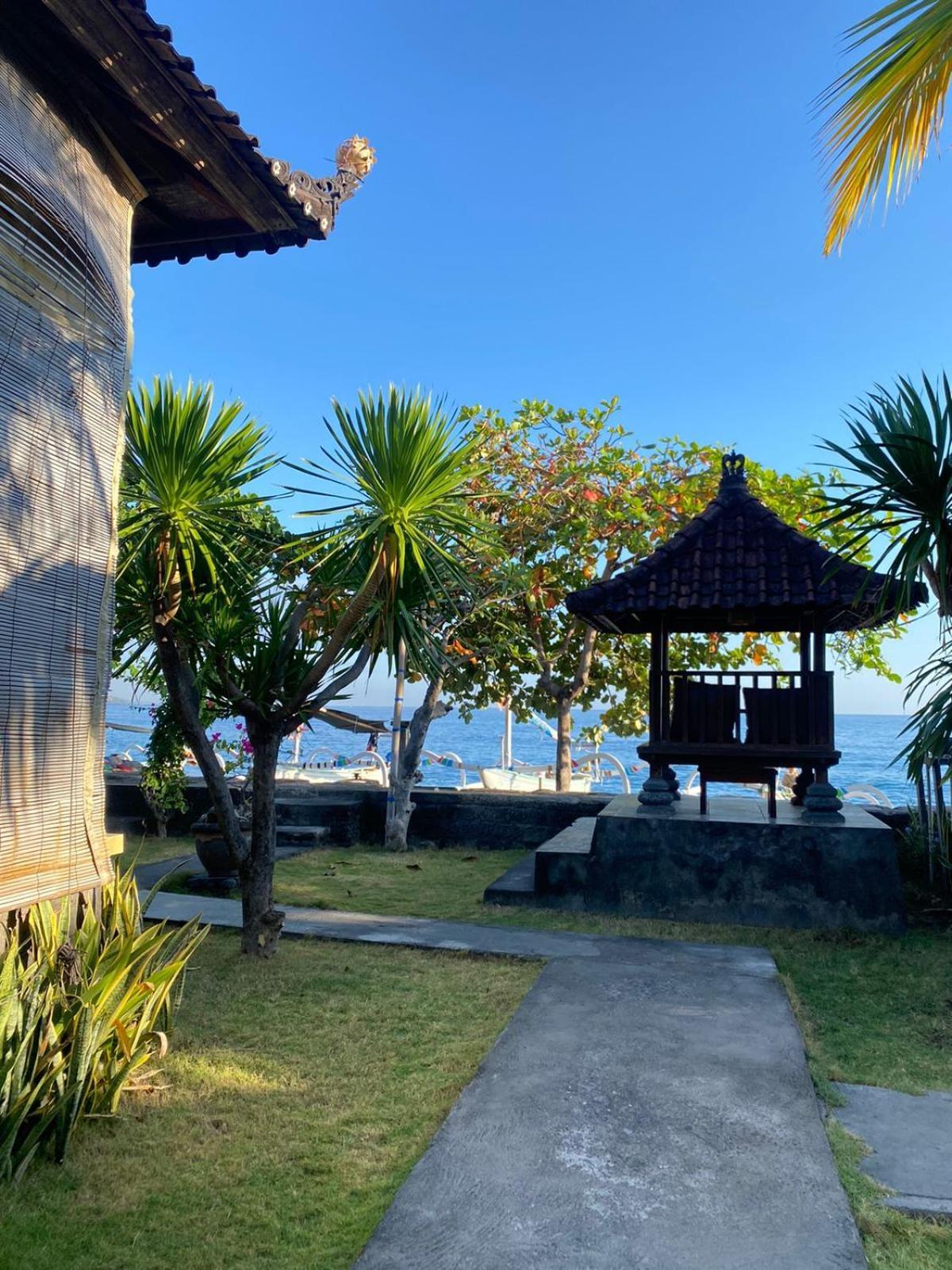 Putra'Lebah Amed Guest House Buitenkant foto