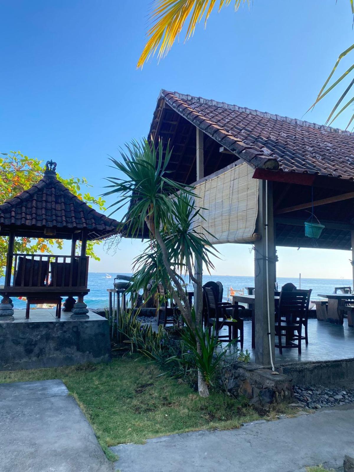 Putra'Lebah Amed Guest House Buitenkant foto