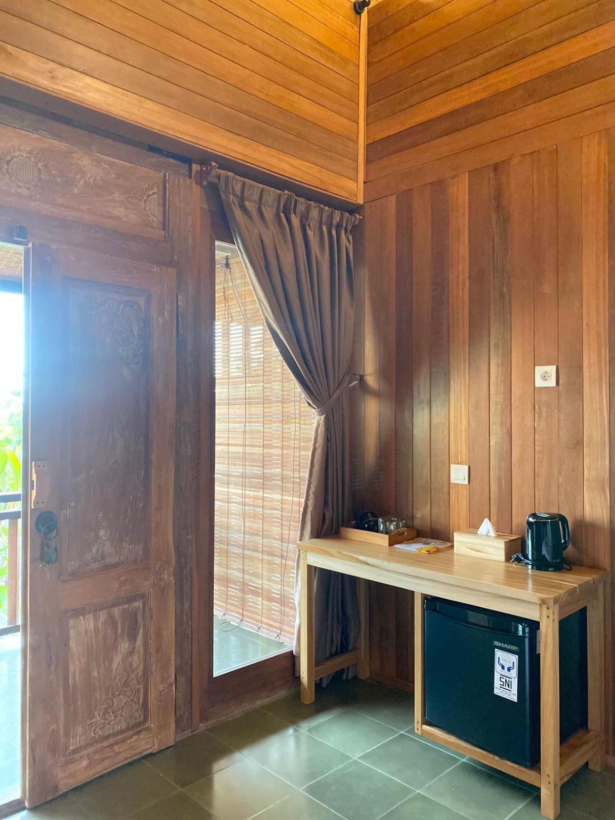 Putra'Lebah Amed Guest House Buitenkant foto